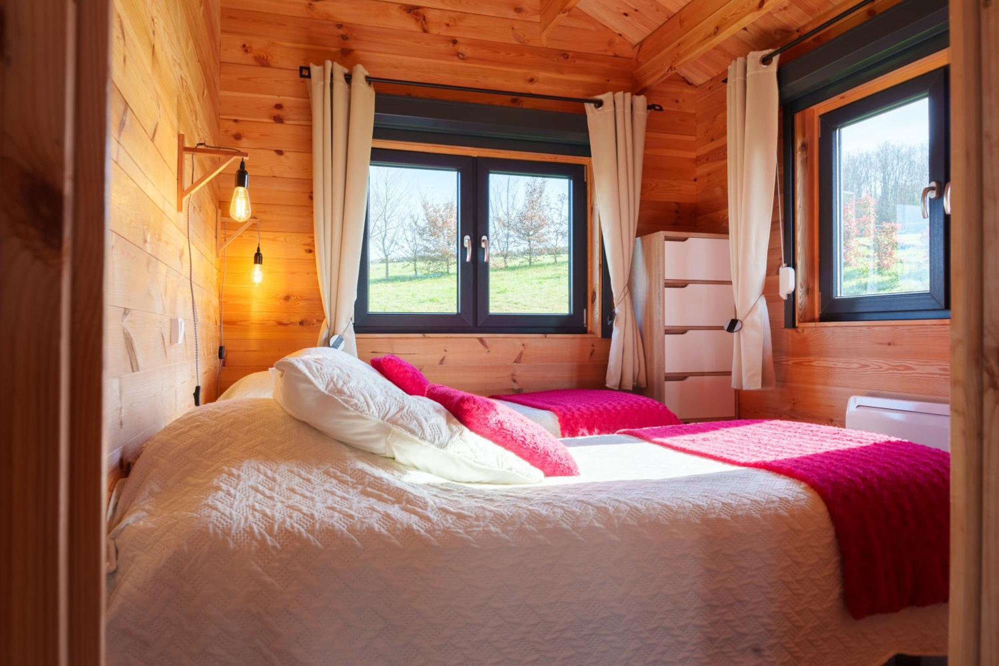 Le Chalet Du Crescent Saint-Germain-des-Champs エクステリア 写真
